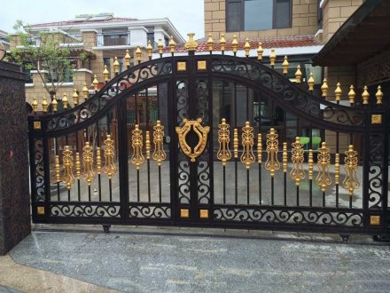 鋁藝大門的優(yōu)勢(shì)是什么？如何正確分辨鋁藝大門