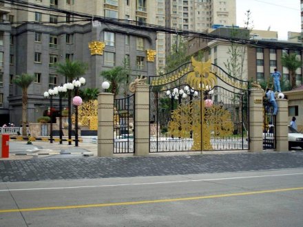 山東鐵藝大門引領家居時尚